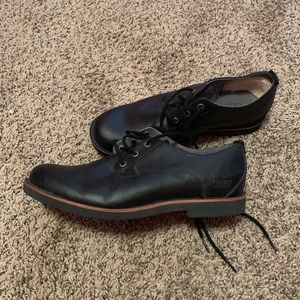 Men’s Ugg wool lined oxfords size 9.5